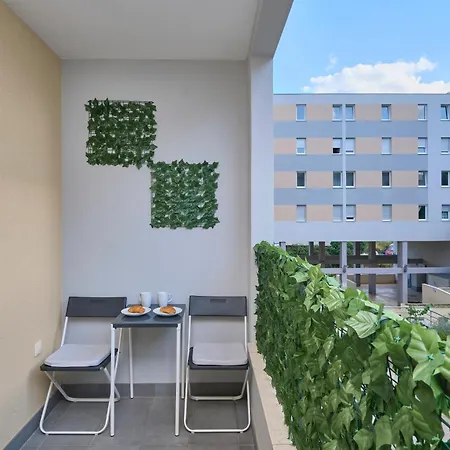 Point Of Life 1 By Litto Apartment Split