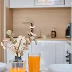 Point Of Life 1 By Litto Apartment *